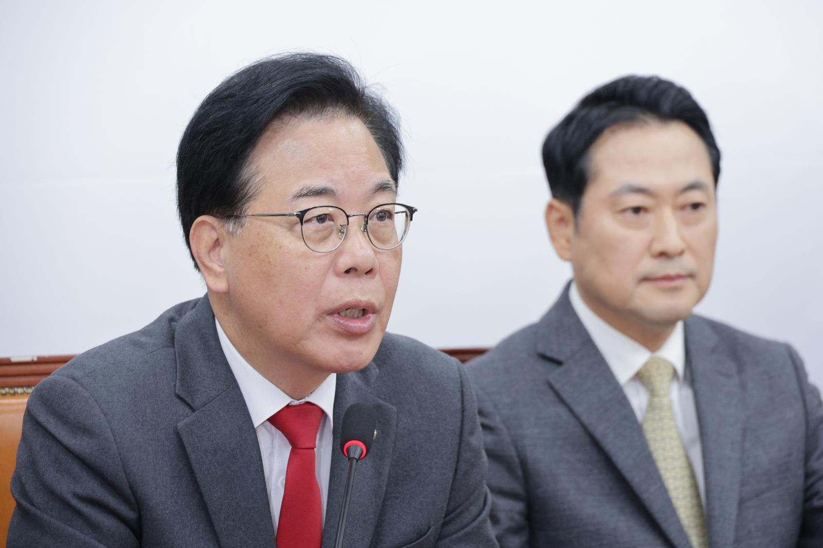 송언석 국민의힘 원내대표가 13일 서울 여의도 국회에서 열린 최고위원회의에서 발언하고 있다. 뉴스1