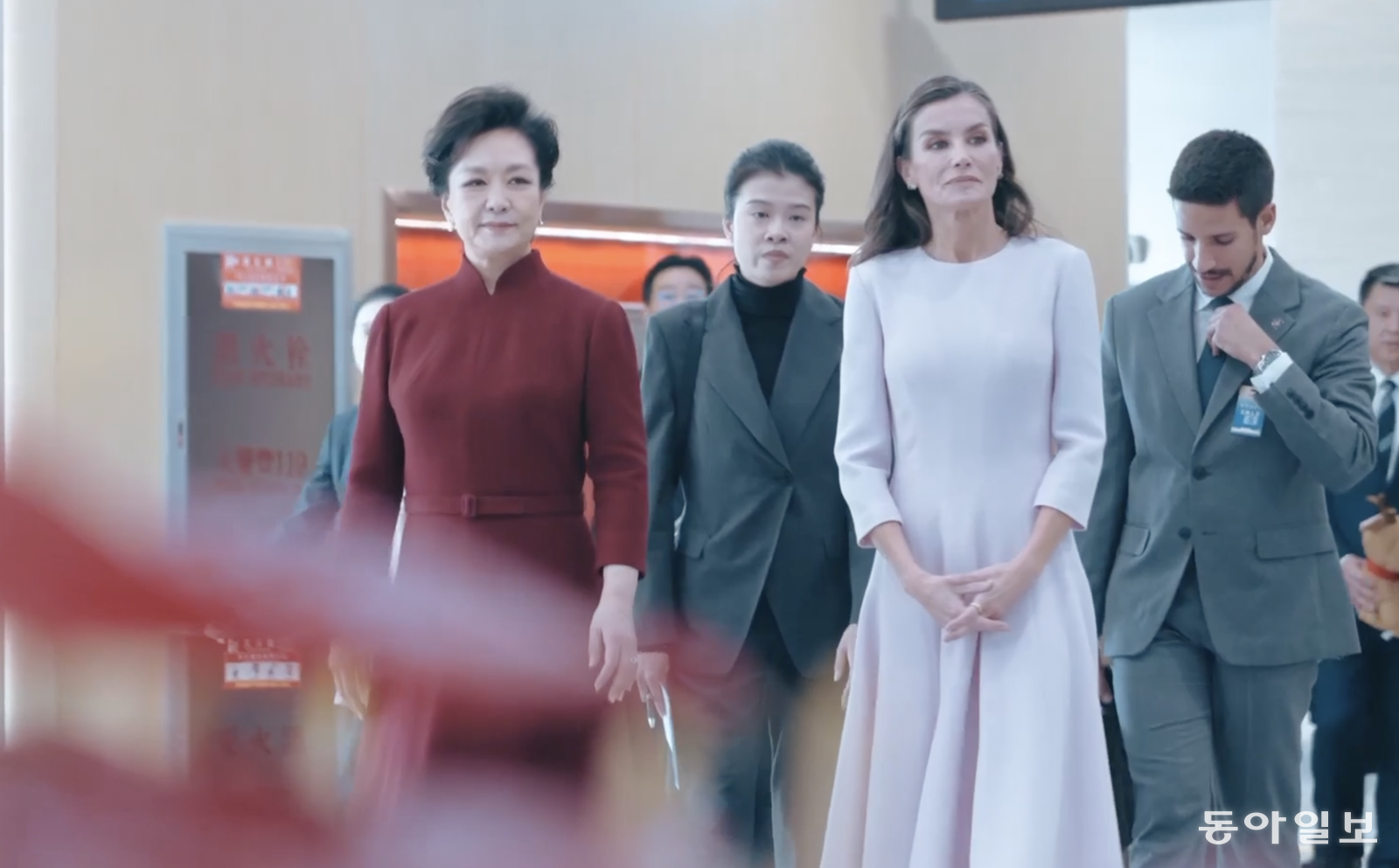 지난 12일 펑리위안 여사와 레티시아 스페인 왕비가 베이징시 장애인 서비스 시범센터를 방문했다. CMG 제공