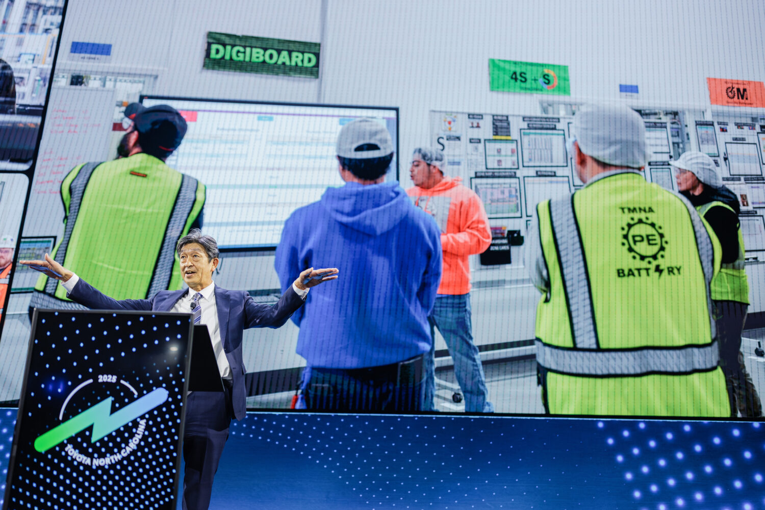 테드 오가와 도요타 모터 노스아메리카 최고경영자(CEO)가 배터리 공장 가동 기념식에서 발표하고 있는 모습이다. 도요타 공식 홈페이지 캡처.