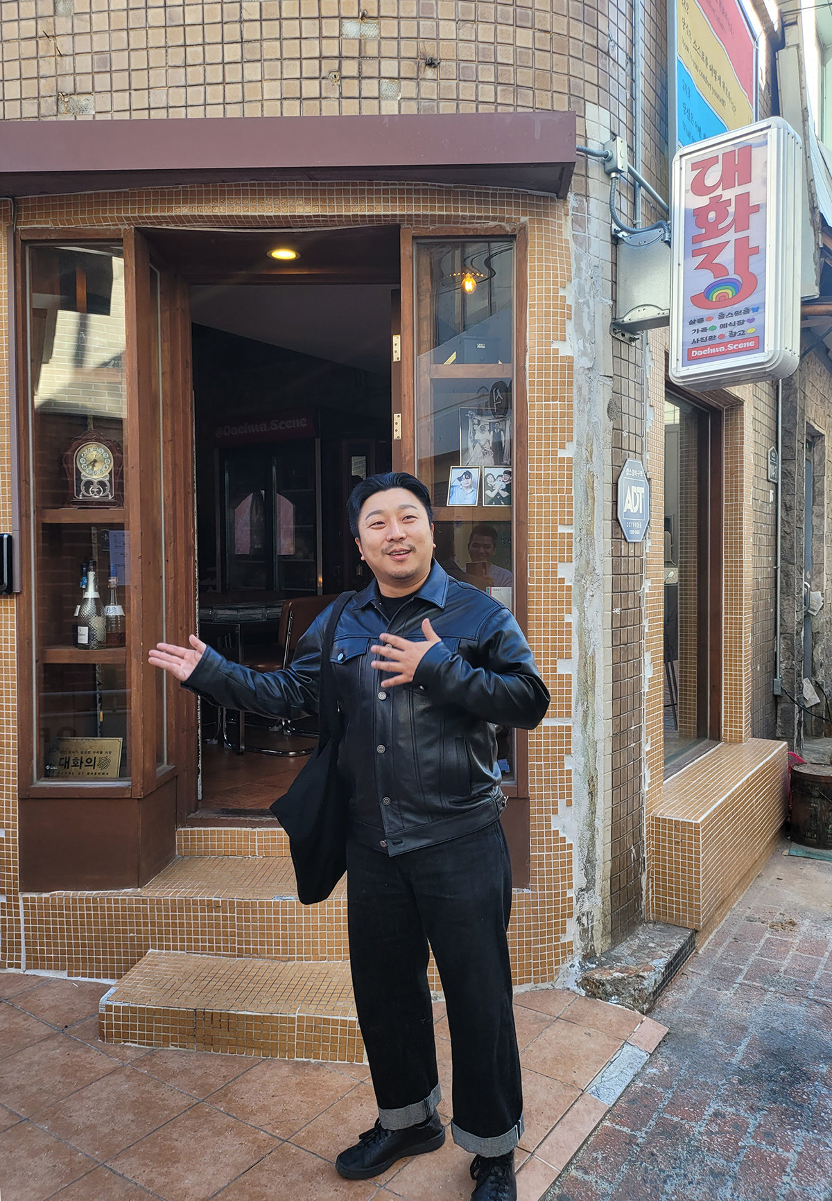 이만수 프로토타운 대표(레인메이커 대표)가 자신이 운영하는 기지 ‘대화장’을 소개하고 있다. 대구=박태근 기자 ptk@donga.com