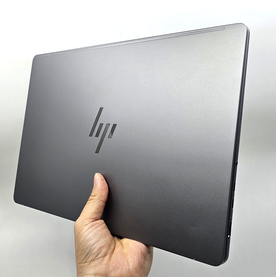 [리뷰] 휴대성에 AI 능력까지, 14인치 워크스테이션 노트북 HP Z북 울트라 G1a