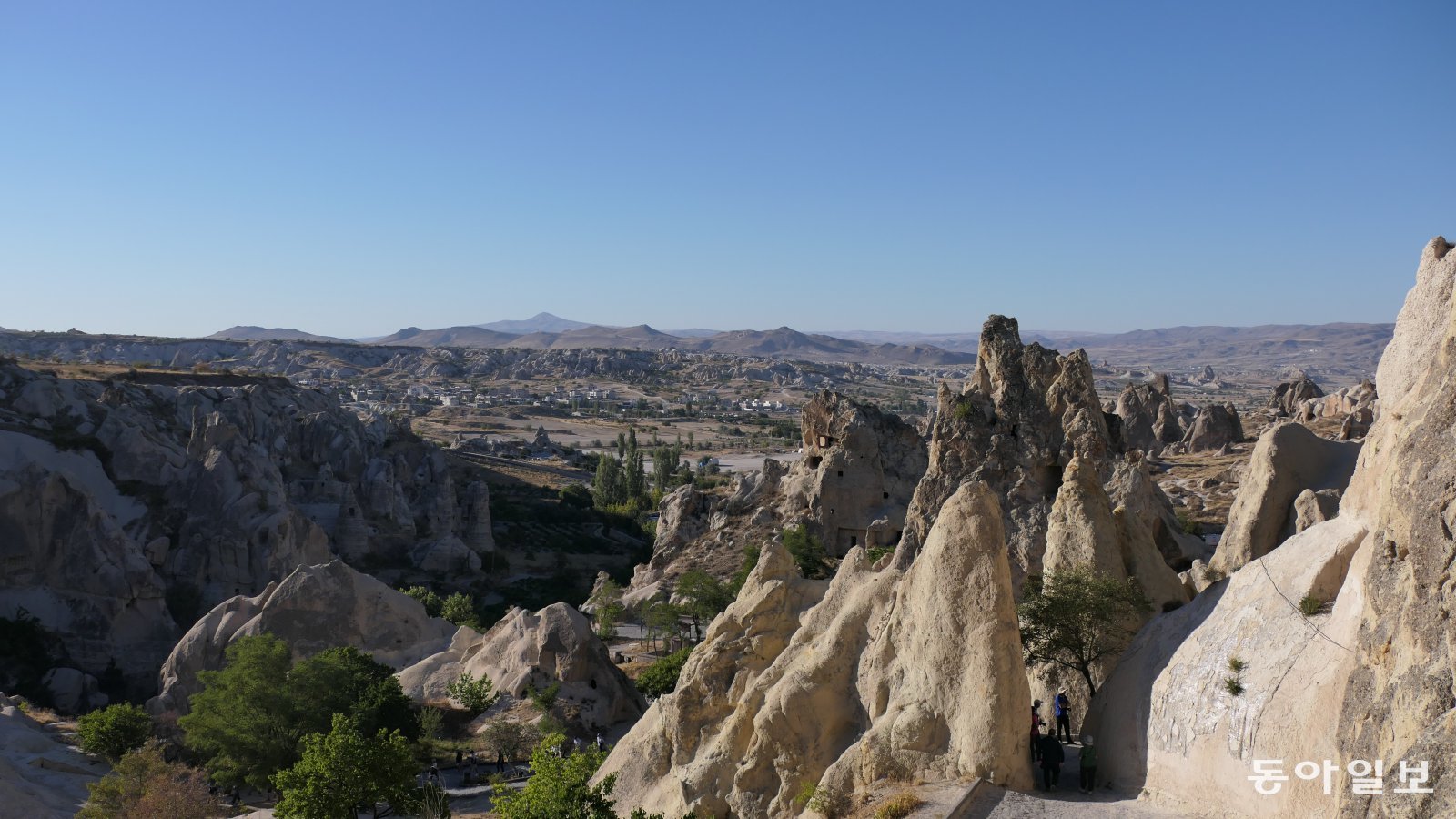 카파도키아 지역 네브셰히르주 괴레메 협곡 일부.