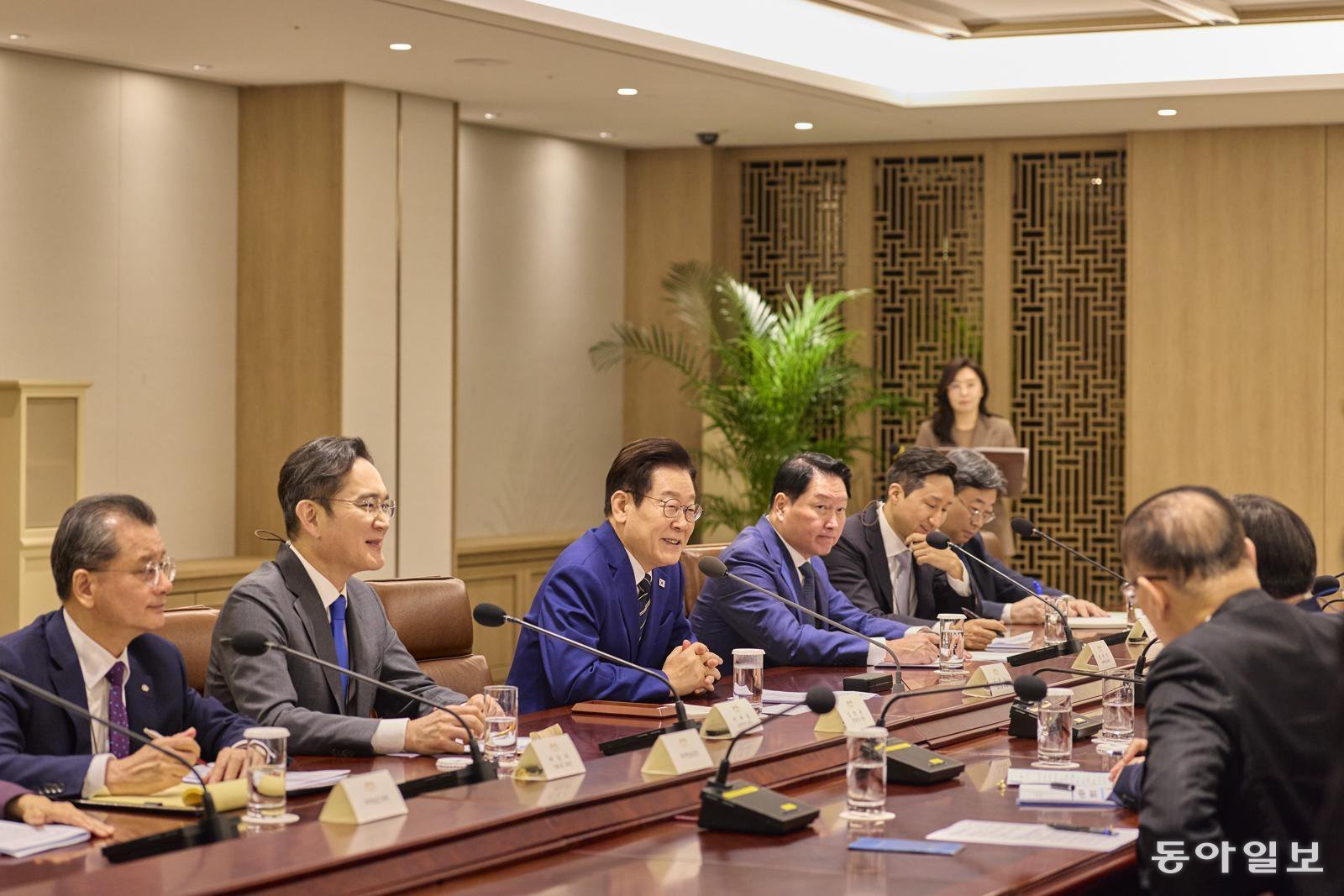 이재명 대통령이 16일 서울 용산 대통령실에서 한미 관세협상 후속 관련 민관 합동회의에서 모두발언을 하고 있다. 대통령실 제공