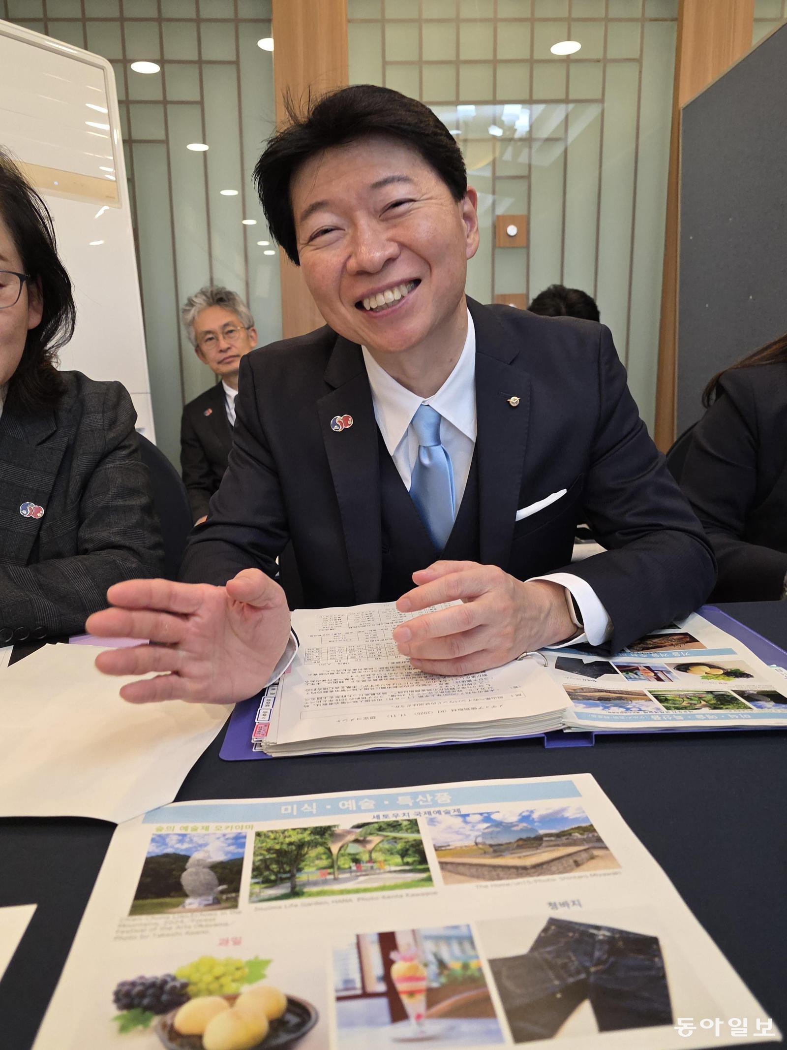 이바라기 류카 오카야마현 지사가 “야마모토 요시노부의 고향이 바로 오카야마”라고 소개하고 있다. 전승훈 기자 raphy@donga.com