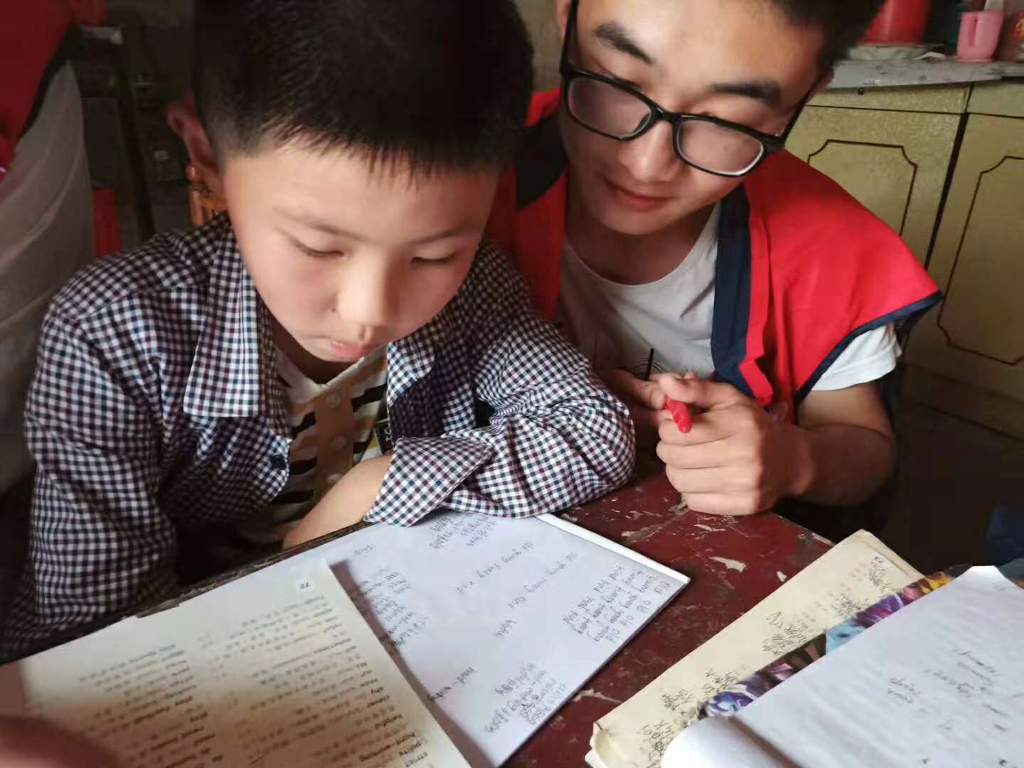 양광교육봉사단의 교육 봉사 모습.