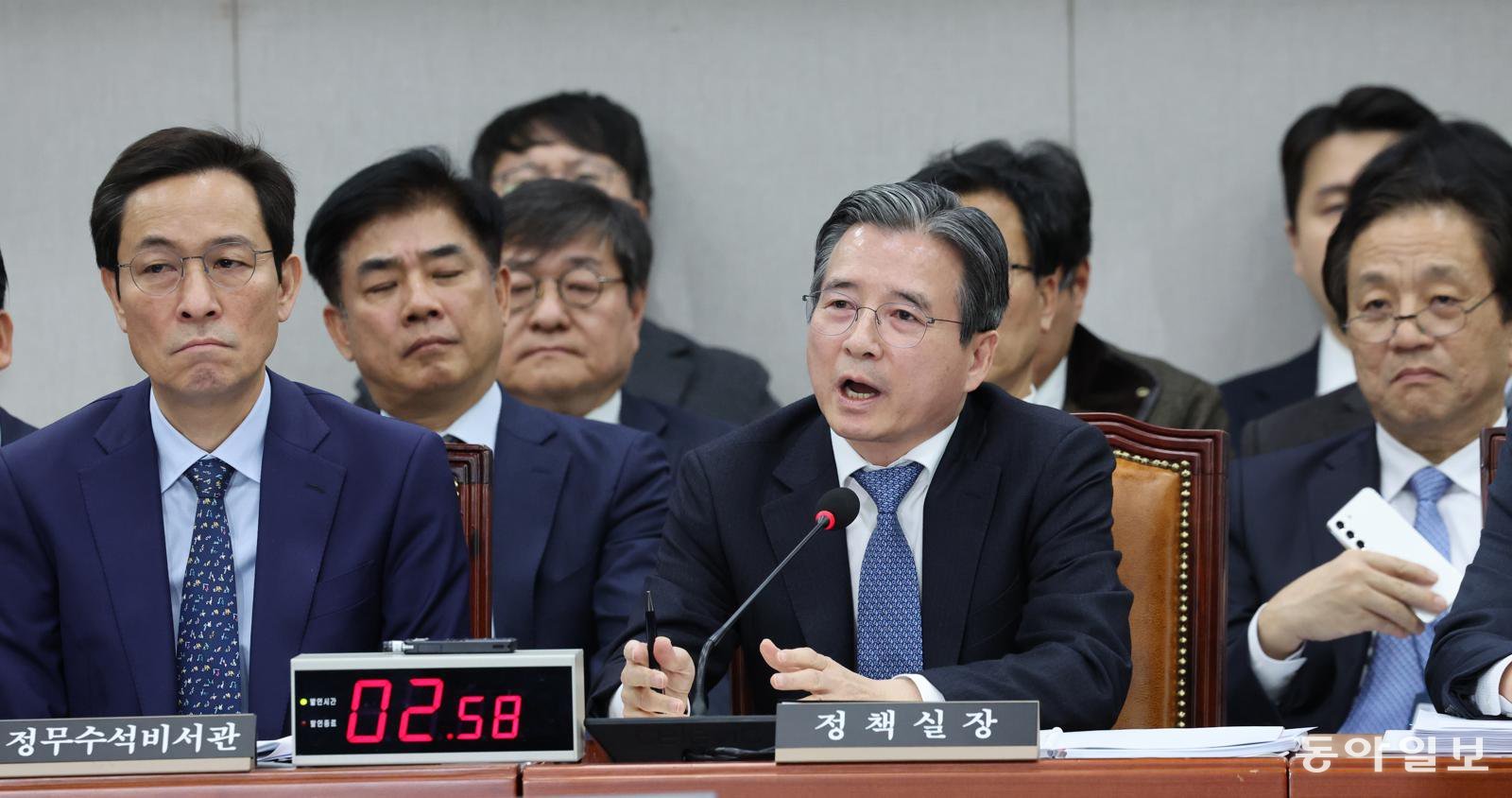 김용범 대통령실 정책실장이 18일 서울 여의도 국회에서 열린 제429회국회(정기회) 운영위원회 제5차 전체회의에서 의원들의 질의에 답변하고 있다. 2025.11.18  이훈구 기자 ufo@donga.com