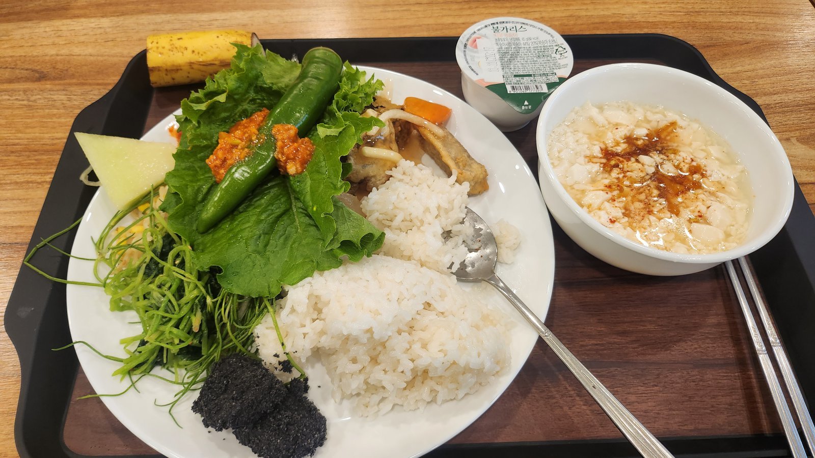 고기는 없지만 청년들을 타겟으로 재정비한 청년밥심 식단. 최재호 기자 cjh1225@donga.com