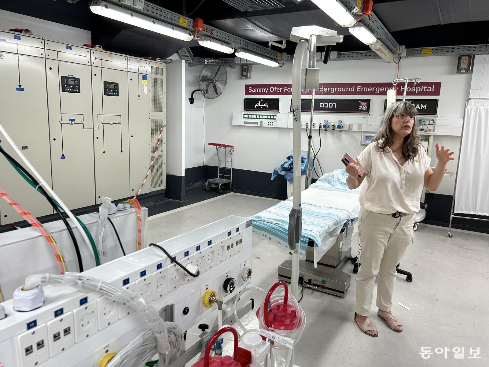 이스라엘 북부 하이파에 위치한 람밤병원의 지하 주차장에 마련된 응급 수술실 모습. 이 병원은 적의 공습 피해를 입을 경우 15시간 만에 지하 주차장에 2000병상 규모의 지하 병원으로 전환되는 시스템을 갖추고 있다. 하이파=유근형 특파원 noel@donga.com