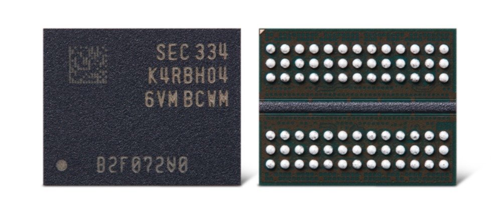 삼성전자가 개발한 32Gb DDR5 D램 (삼성전자 제공)