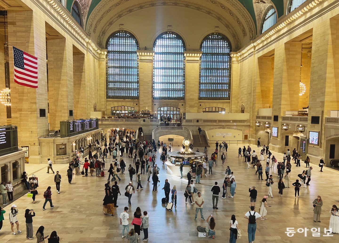 뉴욕의 상징 중 하나로 많은 영화의 배경이 되기도 했던 맨해튼의 기차역 그랜드 센트럴 터미널. 메인홀 크기만도 농구장 8개 규모에 달한다. 뉴욕=임우선 특파원 imsun@donga.com
