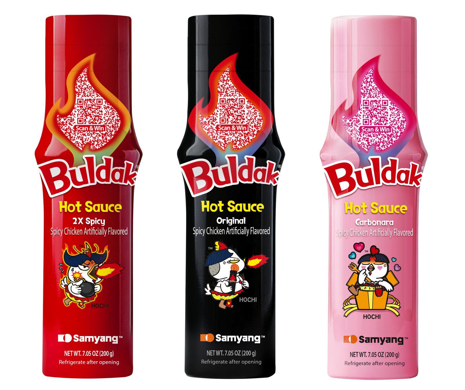 삼양식품이 전 세계에 수출하고 있는 소스 제품. 왼쪽부터 핵불닭소스, 불닭소스, 까르보불닭소스. 삼양식품 제공