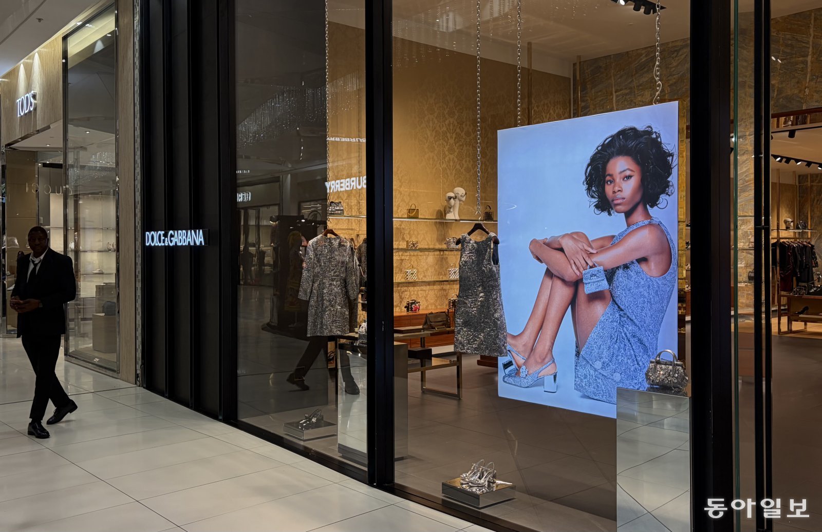 23일(현지시간) 남아공 요하네스버그 근교 쇼핑몰 샌튼 시티 내 돌체 앤 가바나 매장의 모습. 요하네스버그=송은석 기자 silverstone@donga.com