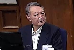 24일 서울 서초구 서울중앙지법에서 열린 윤석열 전 대통령의 내란 우두머리 및 직권남용 권리행사방해 혐의 재판에 윤 전 대통령이 출석해 있다. 서울중앙지법 제공