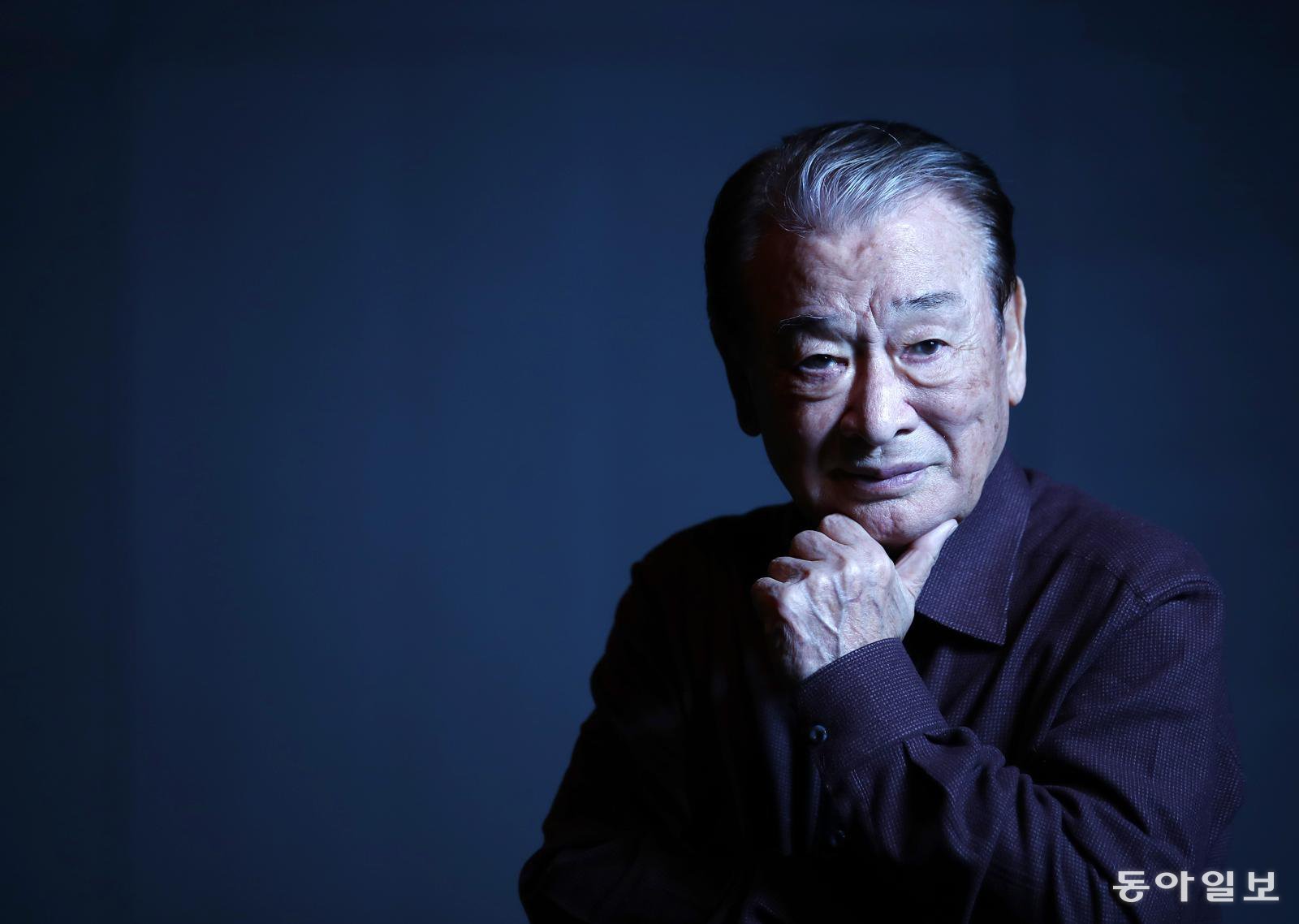 21일 개막하는 연극 ‘갈매기’의 연출가로 나선 배우 이순재. 그는 “연극은 관객과 소통하는 작업이다. 어떤 형식이 됐든 관객이 내용을 알 수 있어야 한다. 처음 보는 관객들도 단박에 내용을 알 수 있도록 만들어야 한다”고 말했다. 전영한 기자 scoopjyh@donga.com