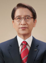 신창재 대표이사·이사회 의장