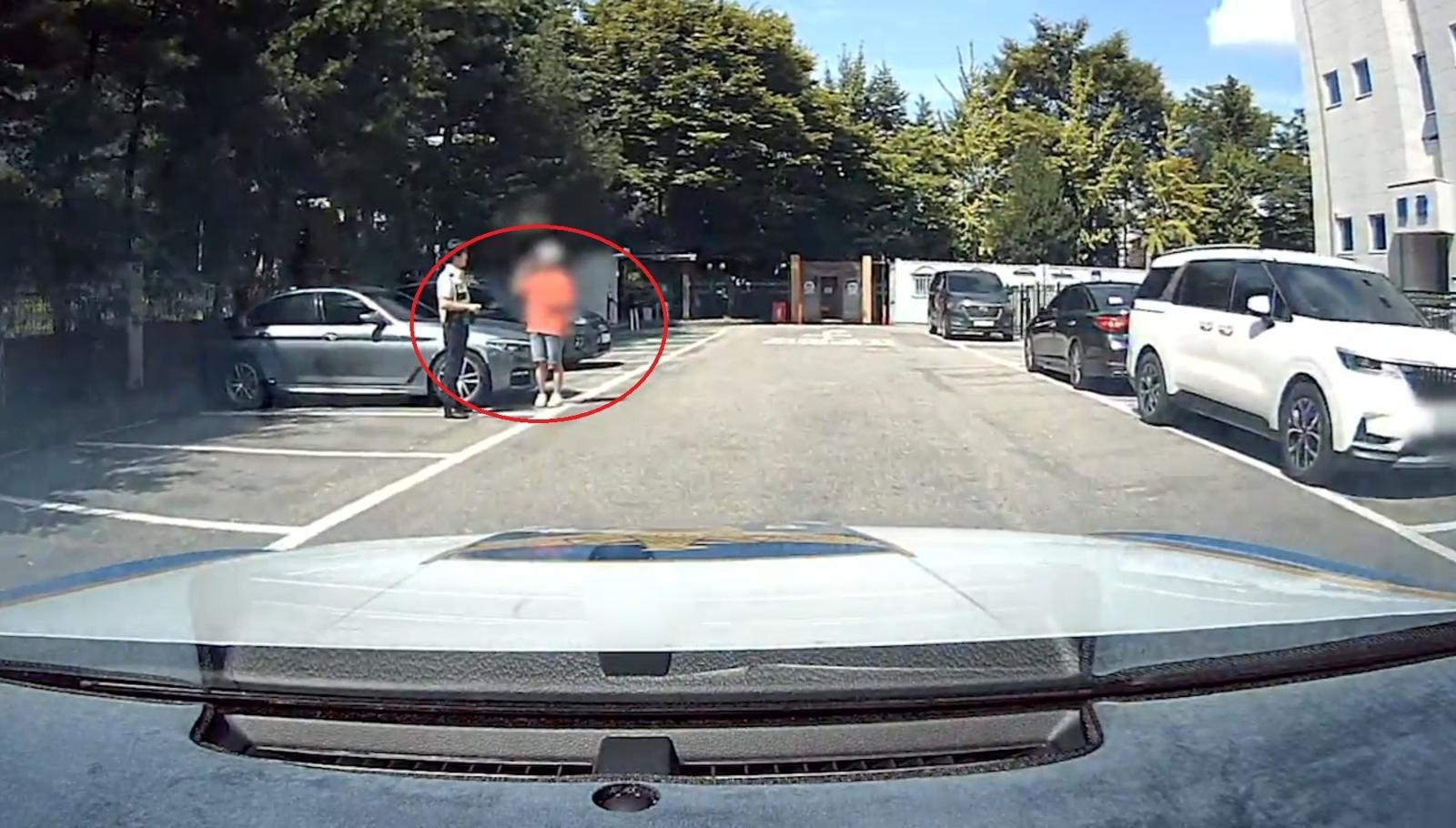 경찰이 찾아 헤매던 30대 남성이 ‘음주운전’으로 신고 당한 지도 모르고 제 발로 경찰서를 찾아오는 황당한 일이 벌어졌다. (경기 일산동부경찰서 제공/뉴스1)