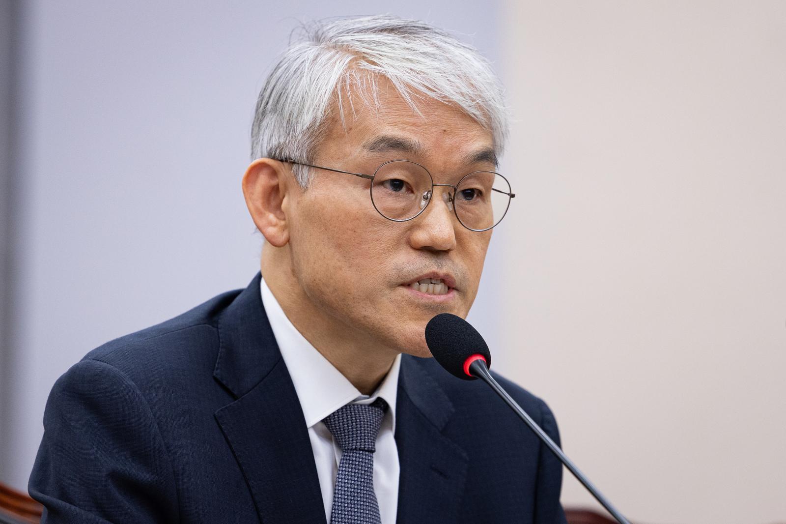 천대엽 법원행정처장이 26일 서울 여의도 국회에서 열린 제429회 국회(정기회) 법제사법위원회 제15차 전체회의에서 의원 질의에 답하고 있다. 2025.11.26/뉴스1