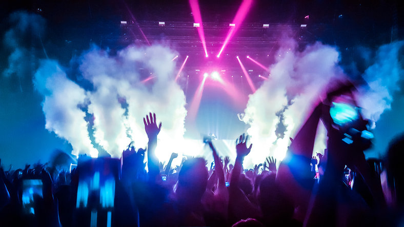 유명 가수들의 평균 수명이 같은 조건의 비 유명 가수들보다 짧다는 연구 결과가 나왔다. 사진=게티이미지코리아.