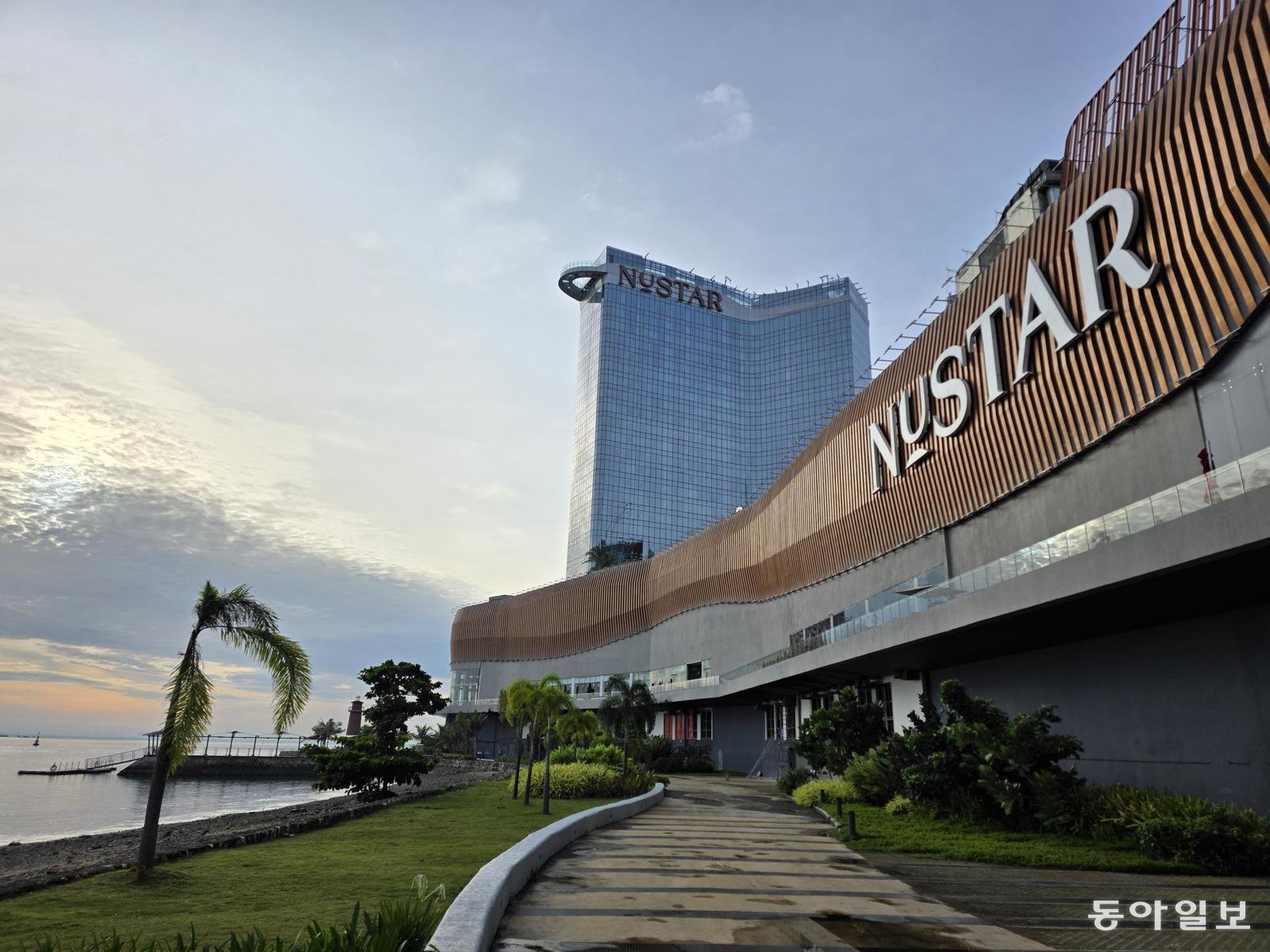 누스타 리조트의 일출 무렵 풍경.                     전승훈기자 raphy@donga.com