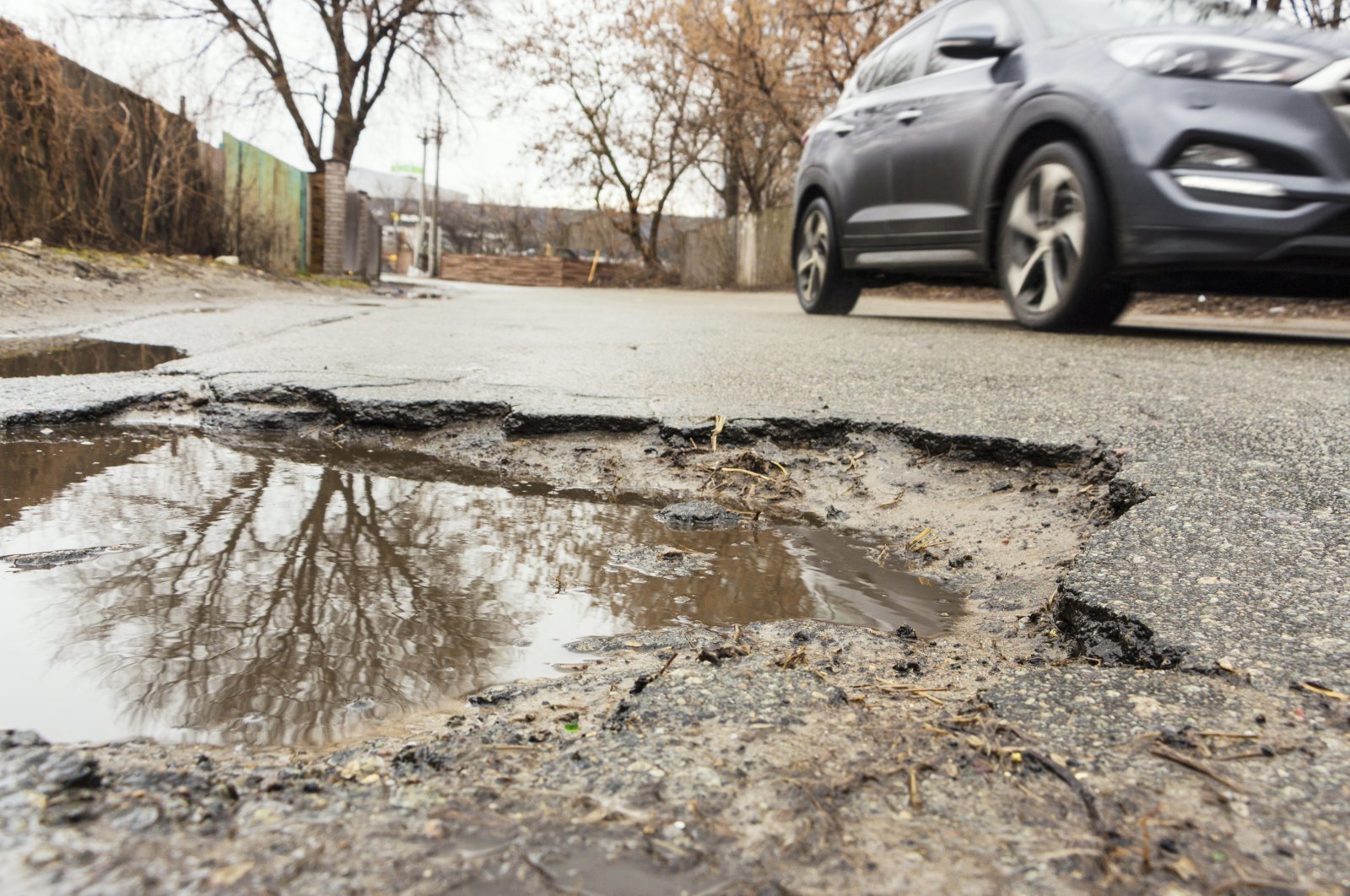 스타스테크는 ECO-ST·SL 제설제로 겨울철 도로 안전 문제 해결이 가능하다고 강조한다 / 출처=스타스테크