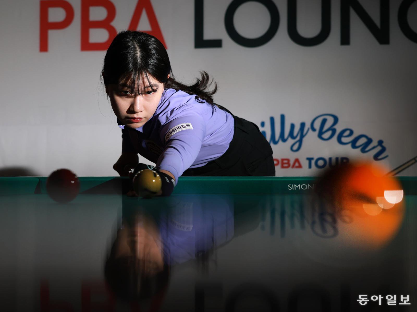 ‘원조 퀸’ 이미래가 17일 경기 고양시 킨텍스 PBA 스타디움 보조경기장에서 샷을 하고 있다. 고양=전영한 기자 scoopjyh@donga.com