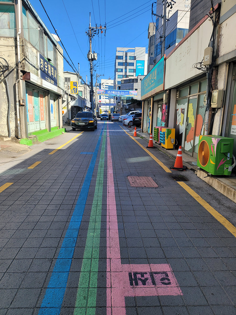 서남 예술촌으로 변모하고 있는 광주 동구 인쇄거리. 광주=박태근 기자 ptk@donga.com