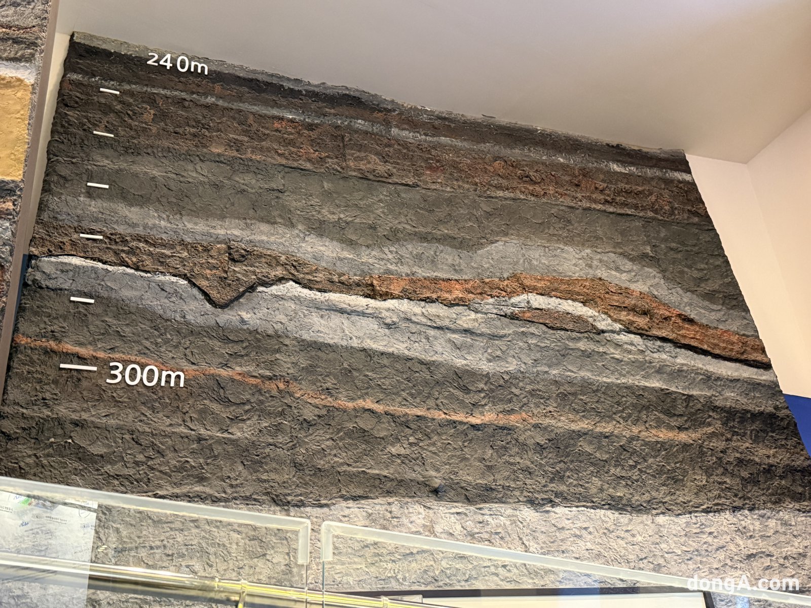 제주 삼다수가 정화되는 지질층.