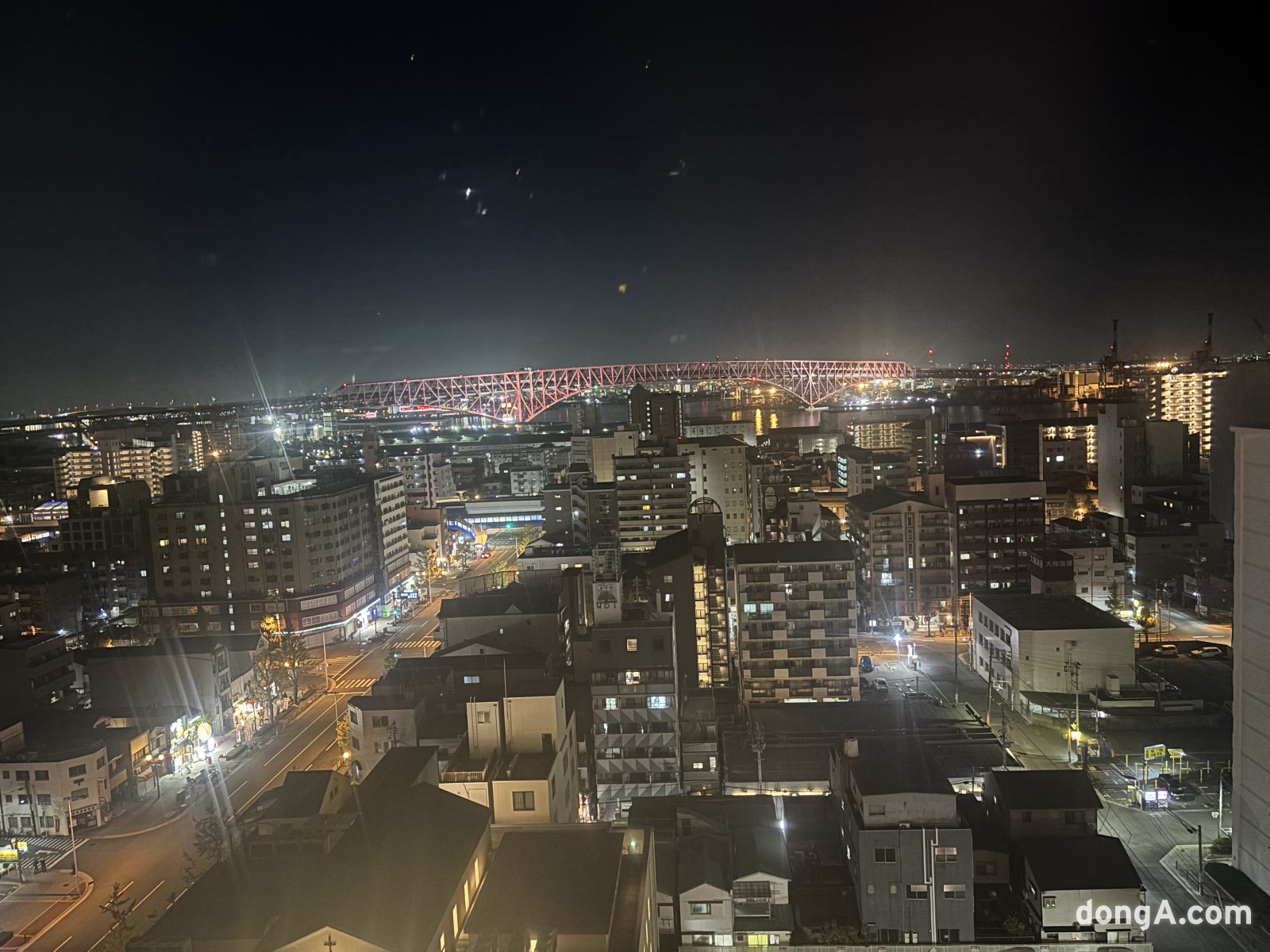 덴포잔 관람차에서 내려본 오사카항 주변 야경. 황소영 기자 fangso@donga.com