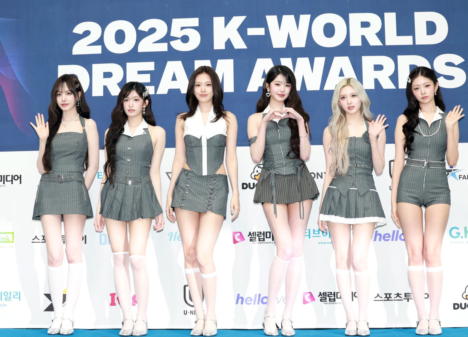 아이브 리즈(왼쪽부터)와 이서, 안유진, 장원영, 가을, 레이 ⓒ News1