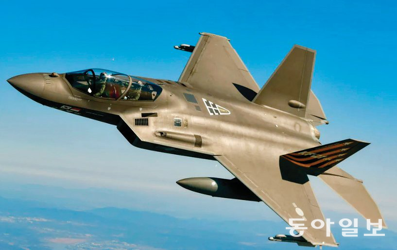 사우디아리바이가 미국 F-35 전투기를 구입하기로 하면서 KF-21 전투기(사진) 수출이 사실상 무산됐다. 동아DB