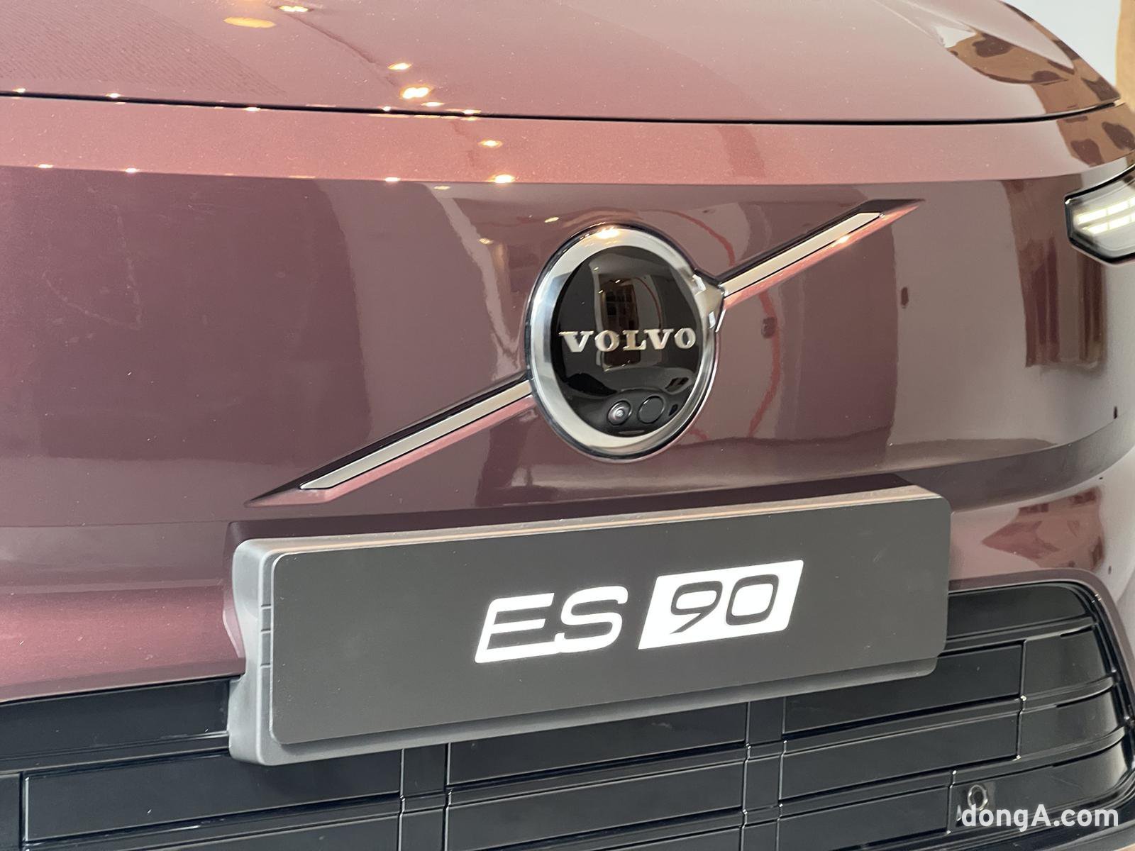 볼보 ES90 전면 그릴부