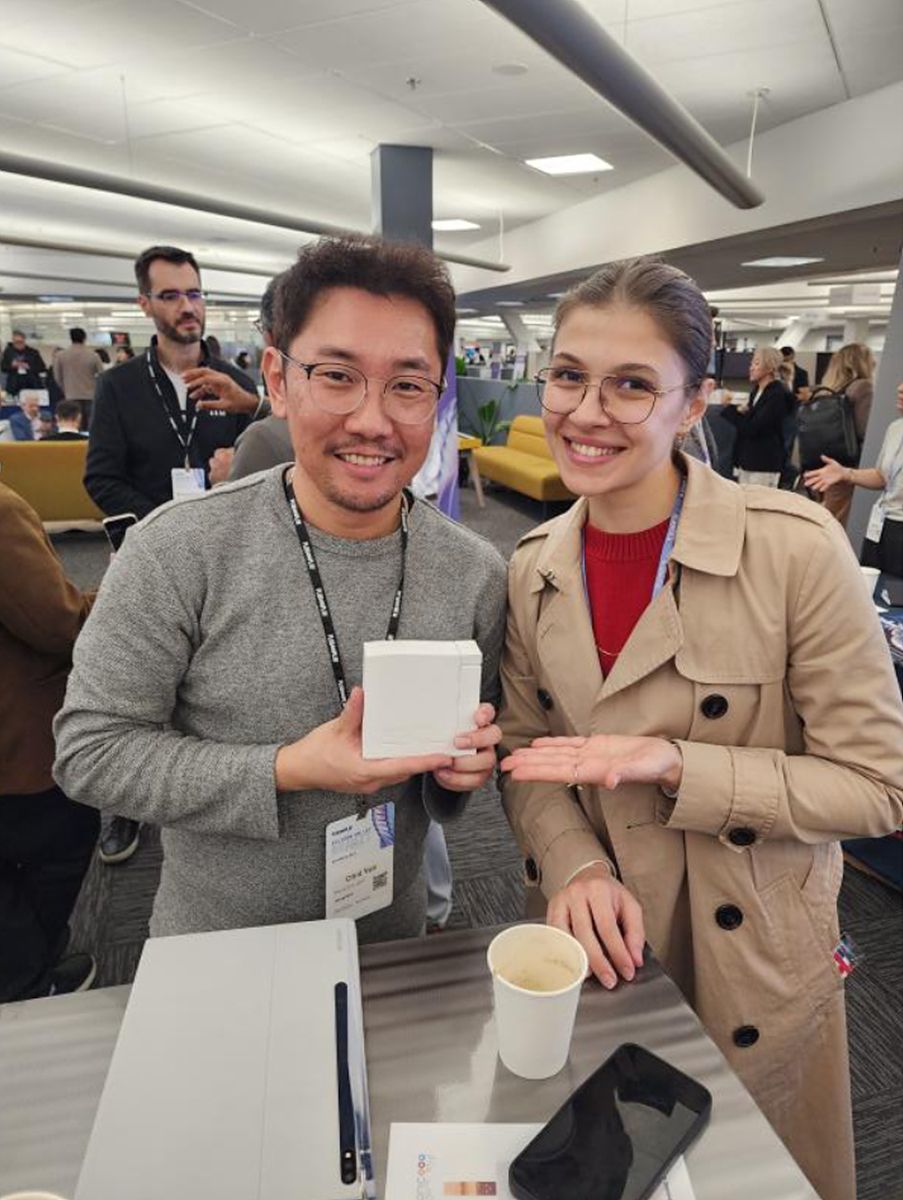 플러그앤플레이써밋에서 네모닉 닷을 소개하는 망고슬래브 / 출처=망고슬래브