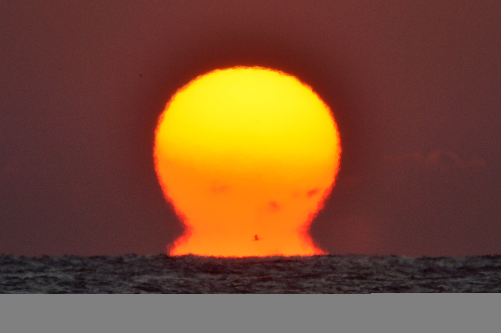 경북 포항시 남구 호미곶에서 해가 힘차게 떠오르고 있다. 2025.12.2/뉴스1