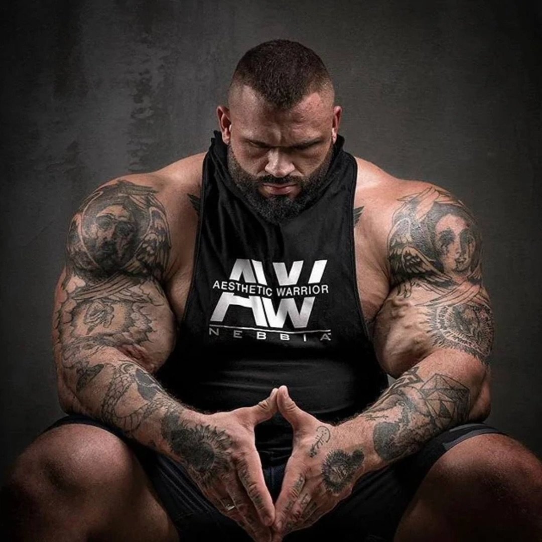 벨라루스의 보디빌더 일리야 예핌추크의 모습. 하루 1만6500Kcal를 섭취하다 심장마비로 사망했다.