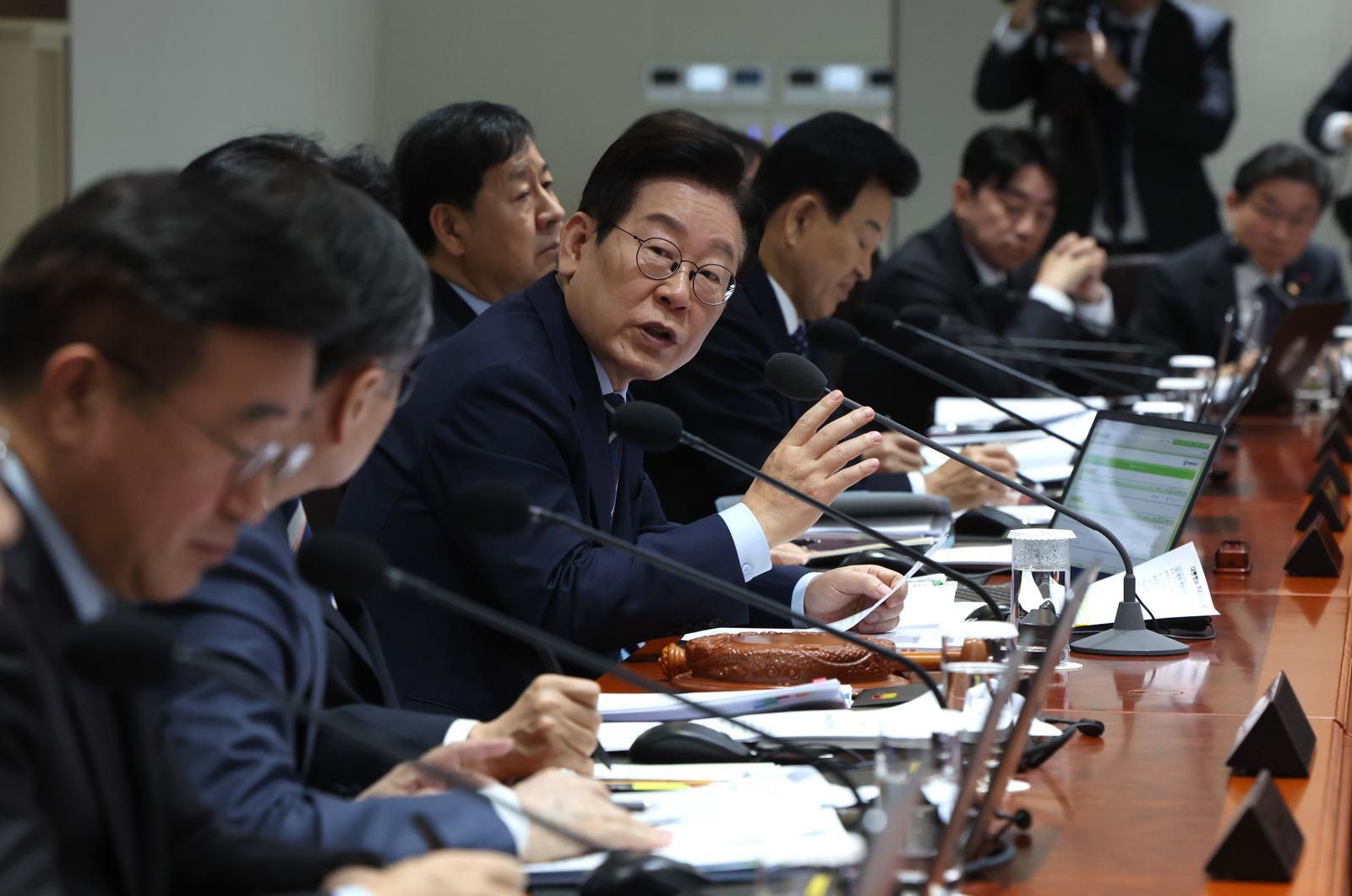 이재명 대통령이 2일 서울 용산 대통령실청사에서 열린 국무회의에서 모두발언을 하고 있다. 2025.12.2. 대통령실사진기자단