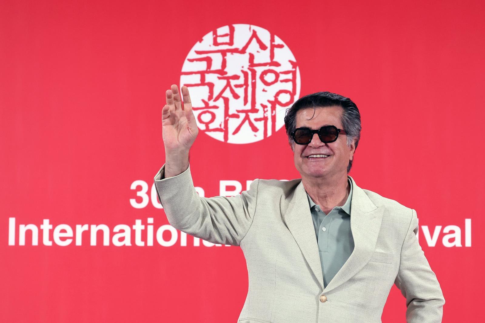 자파르 파나히(Jafar Panahi) 감독이 18일 부산 해운대구 영화의전당 비프힐에서 제30회 부산국제영화제 ‘올해의 아시아영화인상’ 수상자 기자회견을 하고 있다. 이날 기자회견에서는 감독의 영화 ‘그저 사고였을 뿐’ 갈라 프레젠테이션도 있었다. 2025.09.18 뉴시스