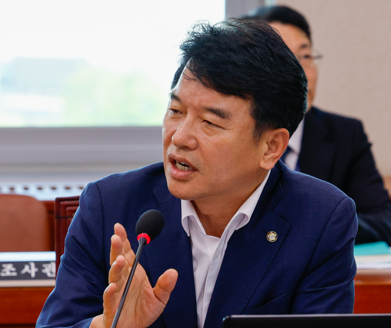 문진석 더불어민주당 간사가 13일 오전 서울 여의도 국회에서 열린 국토교통위원회 첫 전체회의에서 인사말을 하고 있다. 2024.6.13/뉴스1