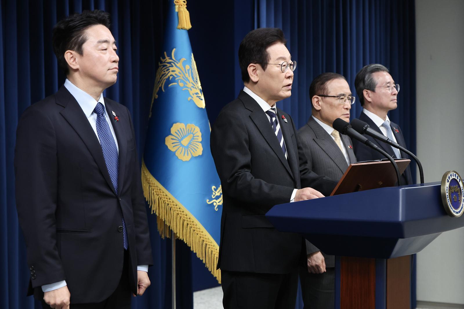 이재명 대통령이 비상계엄 1년을 맞은 3일 서울 용산 대통령실 청사에서 ‘빛의 혁명 1주년, 대국민 특별성명’을 발표하고 있다./2025.12.3. 대통령실사진기자단