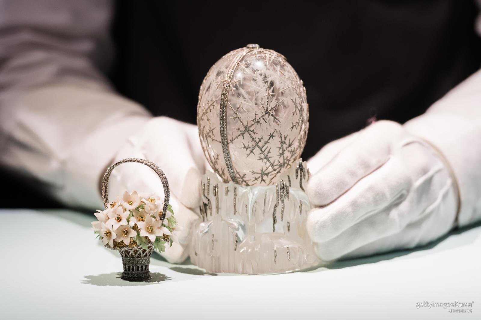 ‘파베르제 달걀’ 가운데 ‘겨울 달걀’(Winter Egg)이 런던 크리스티 경매에서 2290만 파운드(약 444억 원)에 낙찰됐다. ⓒ(GettyImages)/코리아
