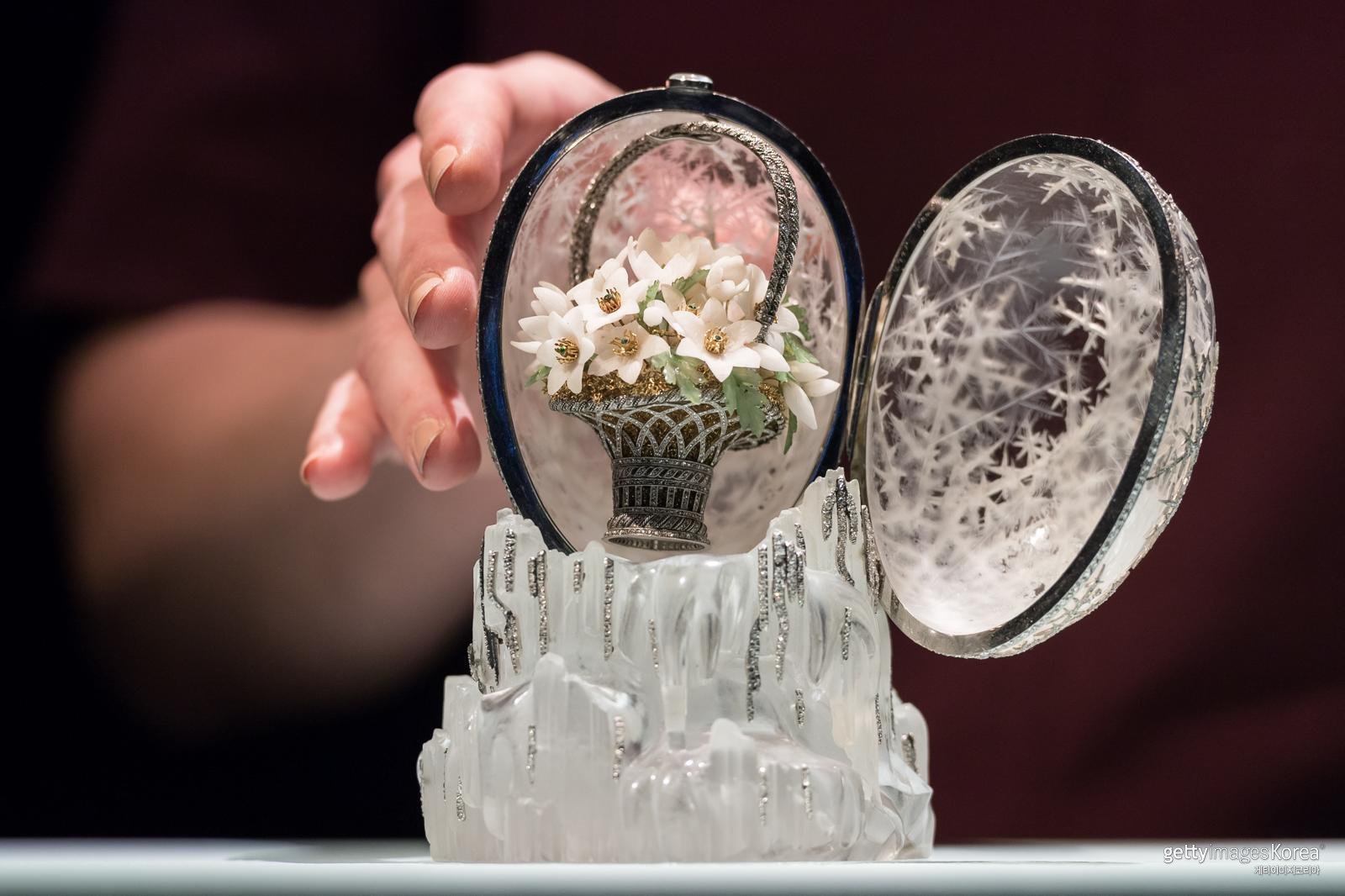 ‘파베르제 달걀’ 가운데 ‘겨울 달걀’(Winter Egg)이 런던 크리스티 경매에서 2290만 파운드(약 444억 원)에 낙찰됐다. ⓒ(GettyImages)/코리아