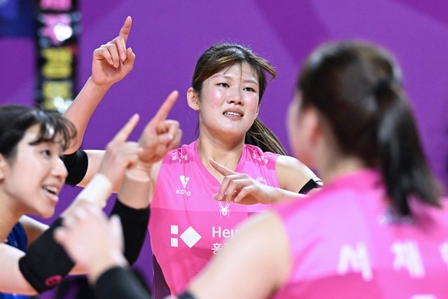 경기를 끝내는 점수를 올린 흥국생명 김다은. 한국배구연맹(KOVO) 제공