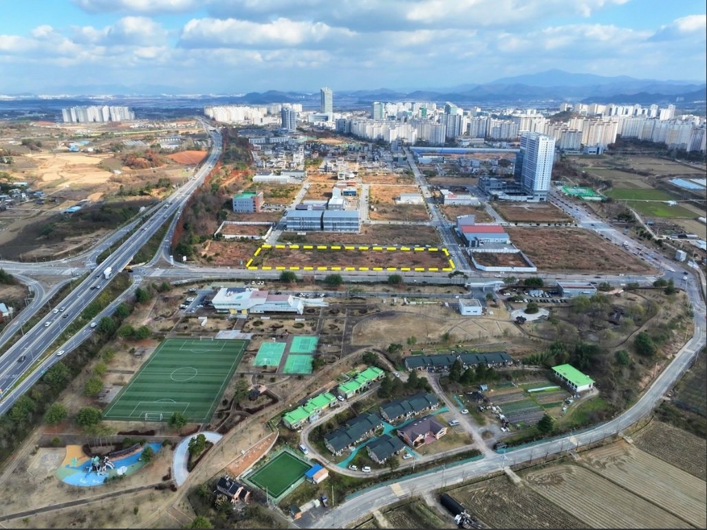 전남 나주시 빛가람동 산학연 클러스터 전경. 노란 점선이 국립 나주 에너지 전문과학관 건립 부지다. 나주시 제공