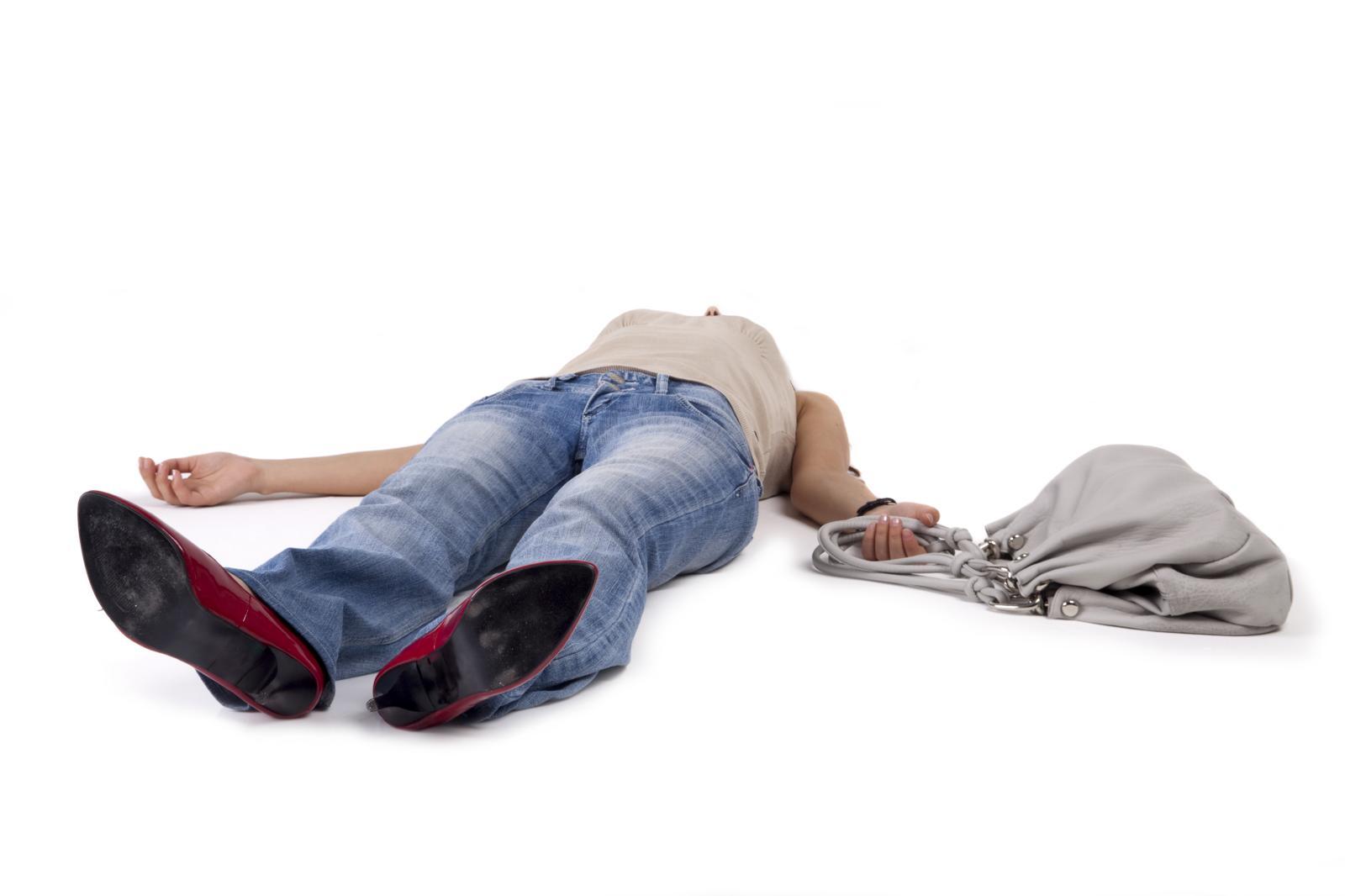 “성추행 몰릴까봐 순간 멈칫”…쓰러진 여학생 도운 의인의 씁쓸함 [e글e글]