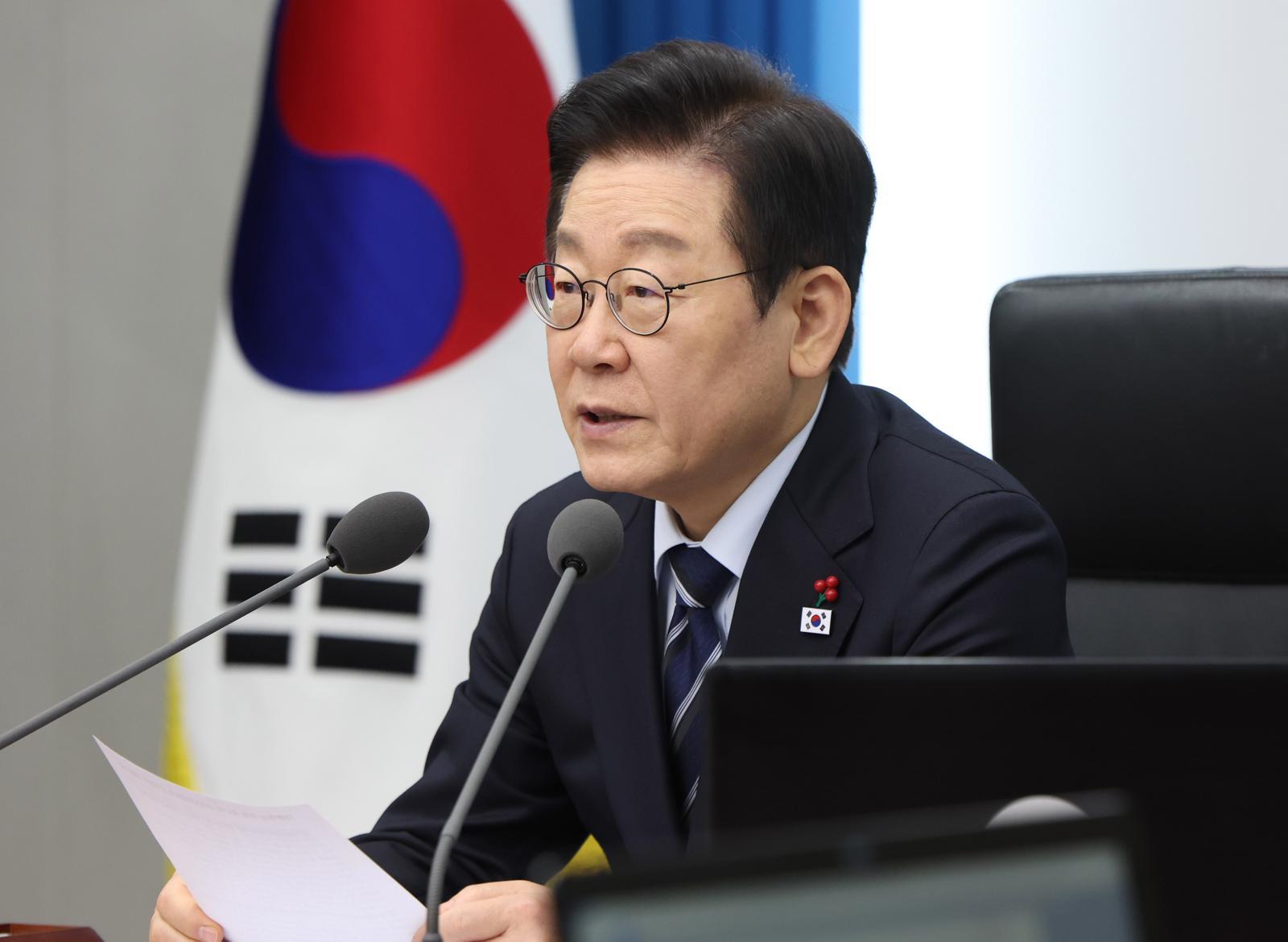 이재명 대통령이 4일 서울 용산 대통령실 청사에서 열린 수석보좌관회의에서 모두발언을 하고 있다./2025.12.4. 대통령실사진기자단