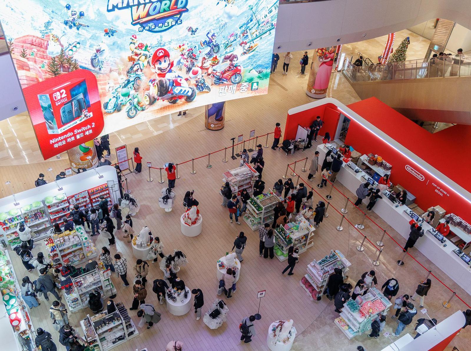 서울 잠실 롯데월드몰에서 진행 중인 ‘닌텐도 팝업스토어 인 서울’ 팝업 행사 전경.