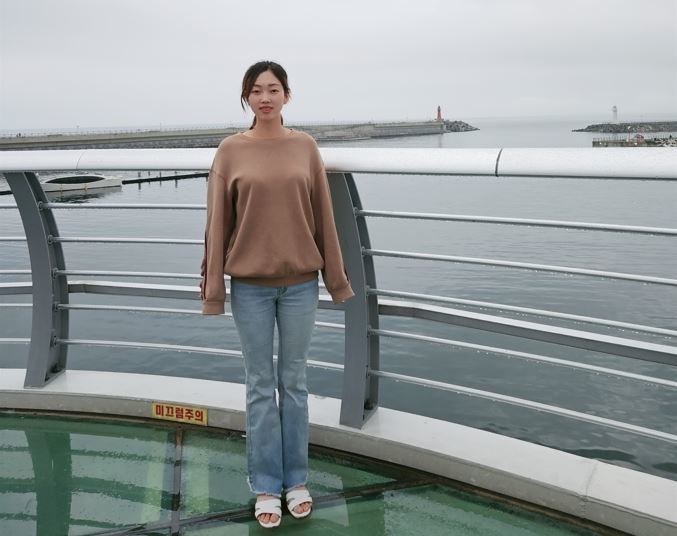 한국에 와서 3년쯤 지났을 때 강원도 바닷가를 찾은 이지혜 씨.