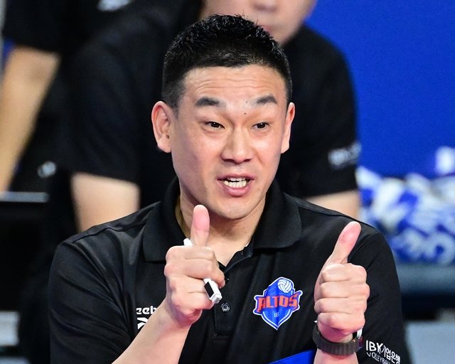 여자부 감독 대행 최초 3전 전승 이끈 ‘여오현표 수비’ [발리볼 비키니]