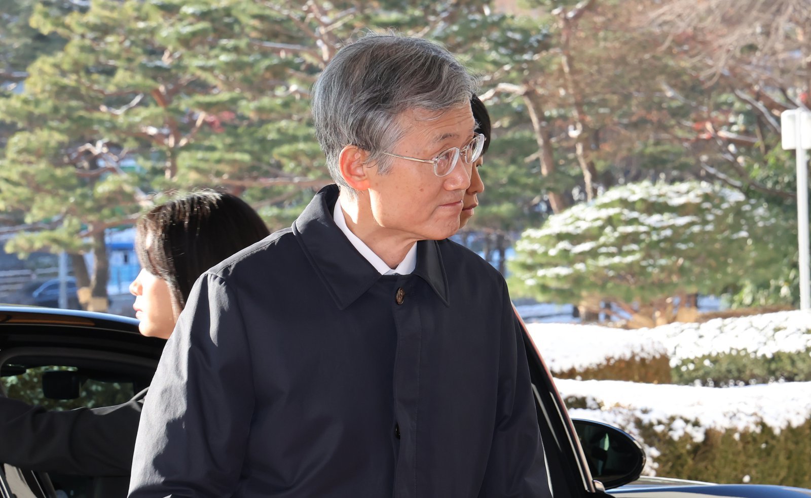 조희대 대법원장이 5일 오전 서울 서초구 대법원으로 출근하고 있다. 2025.12.5/뉴스1