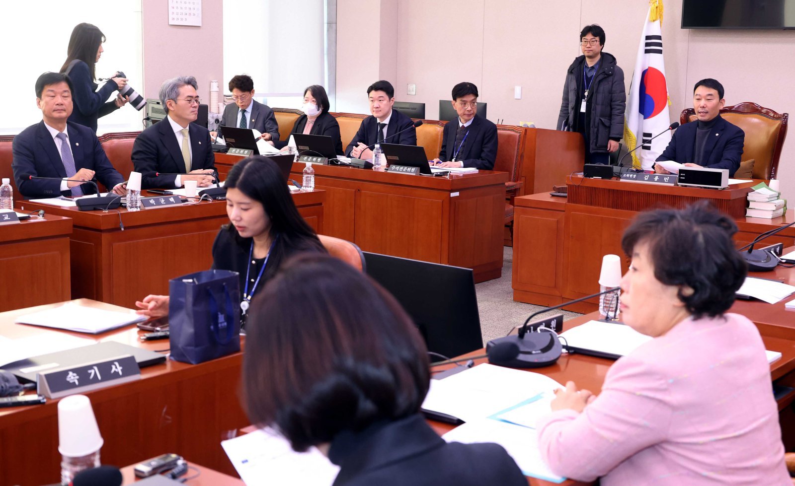 김용민 국회 법사위 법안심사제1소위원장이 5일 오전 서울 여의도 국회에서 열린 법제사법위원회 법안심사제1소위원회에서 회의를 주재하고 있다. 2025.12.05.[서울=뉴시스]