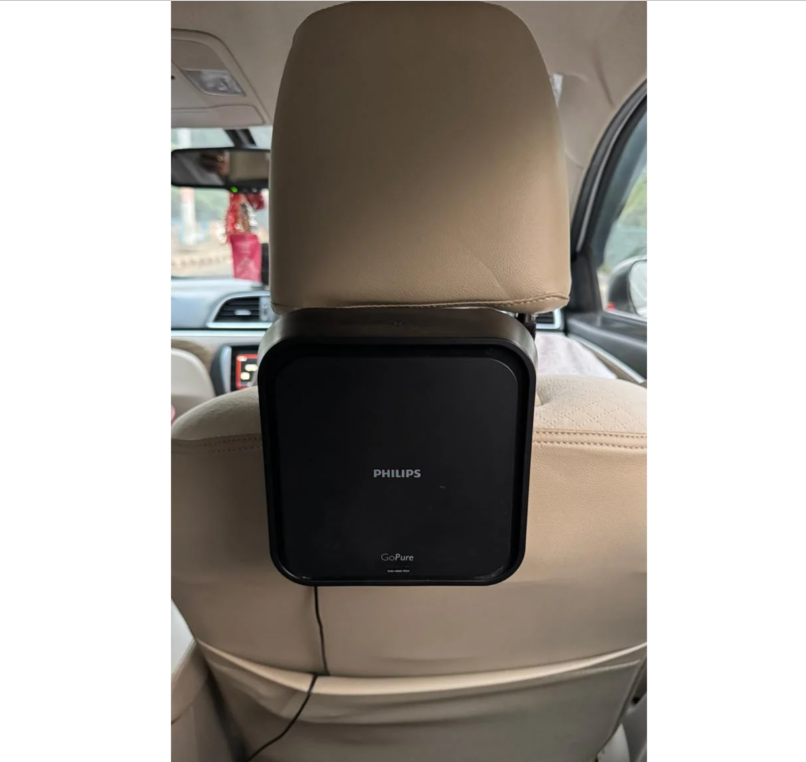 레딧에 올라온 한 정부 기관 차량에 설치된 공기청정기의 모습. 이 사진을 올린 인도인은 ‘우리는 더 이상 같은 공기를 마시지도 않는다’라고 한탄했다. 레딧 화면 캡처